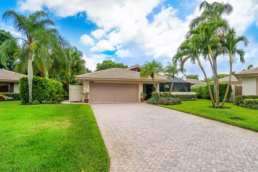 4860 Pine Tree DR, Boynton Beach, FL 33436