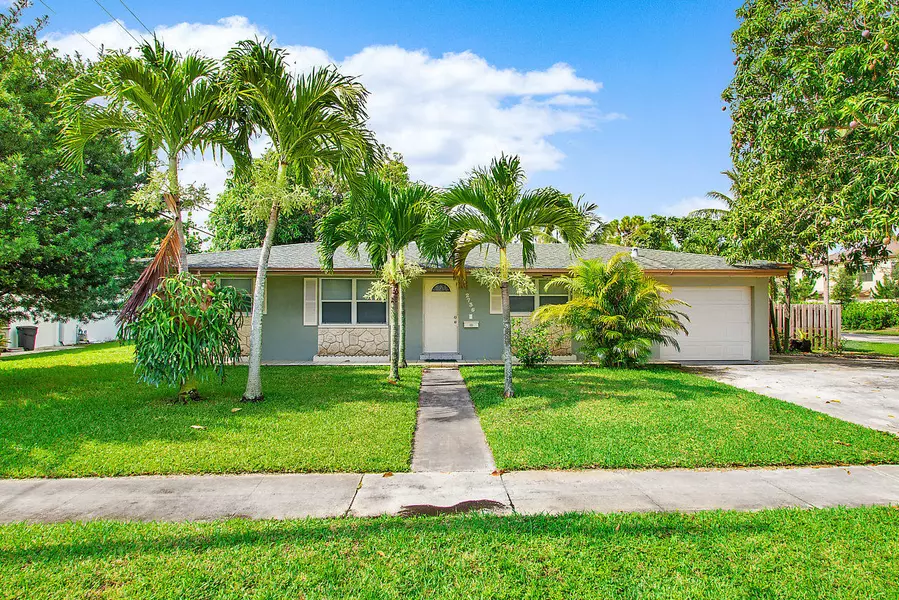 2736 W End RD, West Palm Beach, FL 33406