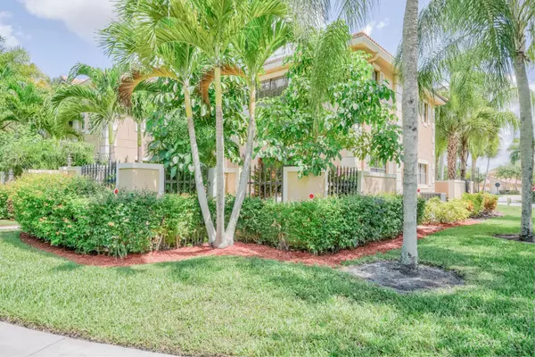 Palm Beach Gardens, FL 33418,351 Prestwick CIR 3