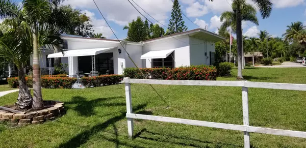 Lake Worth, FL 33460,702 S Palmway