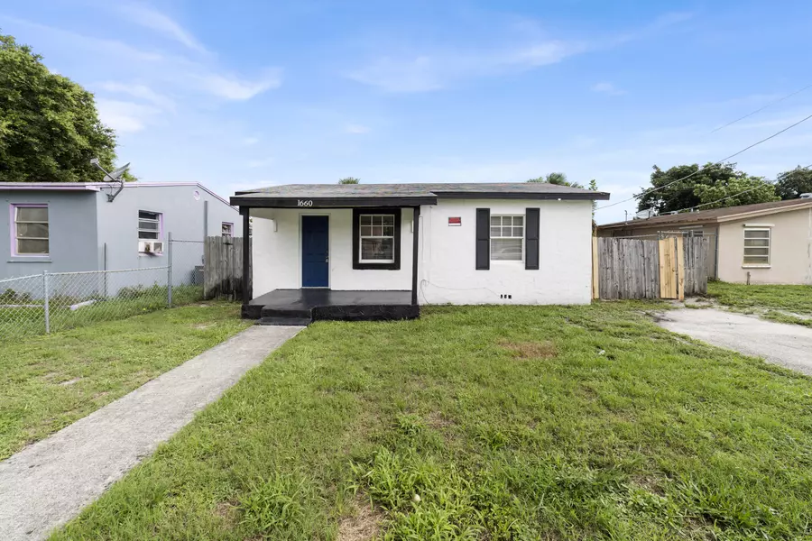 1660 W 26th ST, Riviera Beach, FL 33404