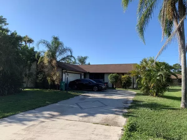 Port Saint Lucie, FL 34983,749 SE Atlantus AVE