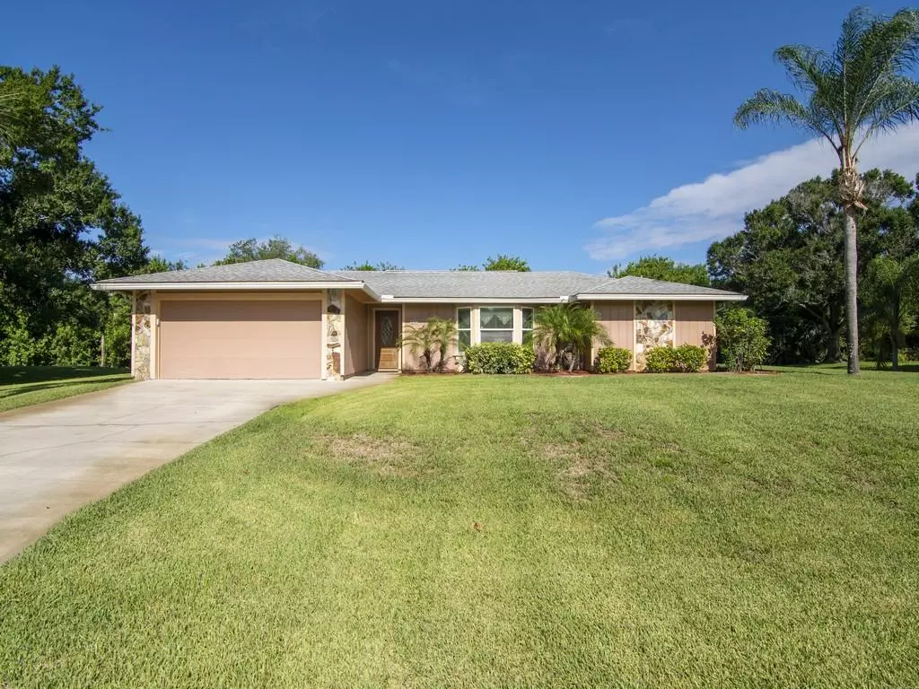 Vero Beach, FL 32968,425 SW 28th CT