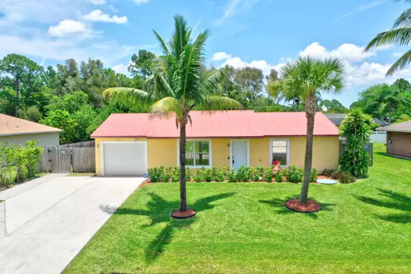 1749 SW Gemini LN, Port Saint Lucie, FL 34984