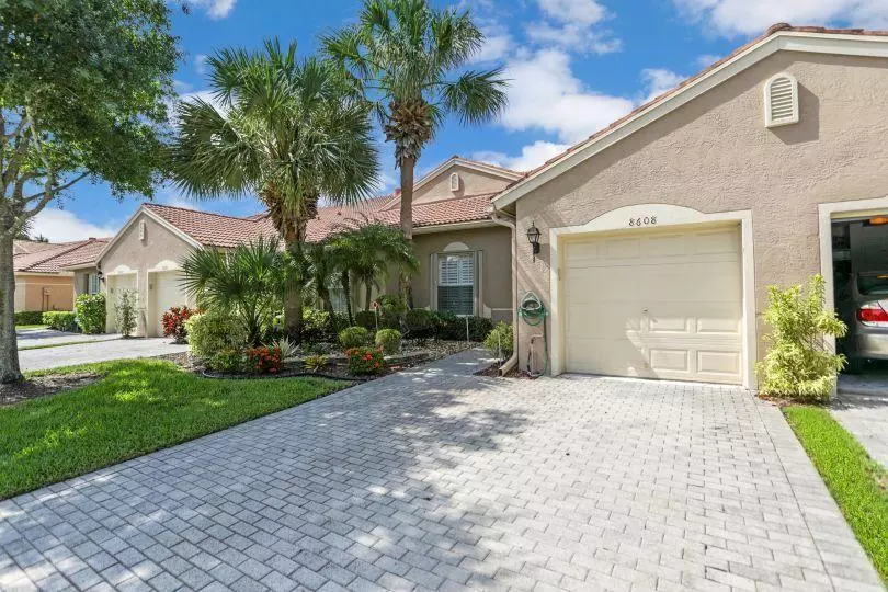 8608 Logia CIR, Boynton Beach, FL 33472