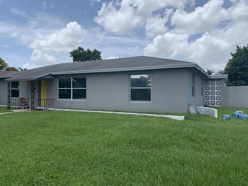 1615 39th ST, West Palm Beach, FL 33407