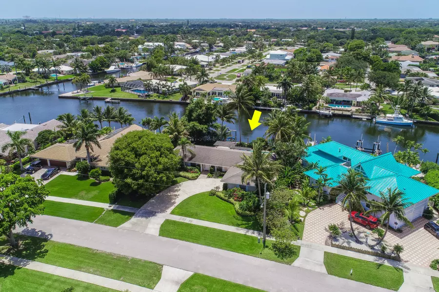 1009 Country Club DR, North Palm Beach, FL 33408