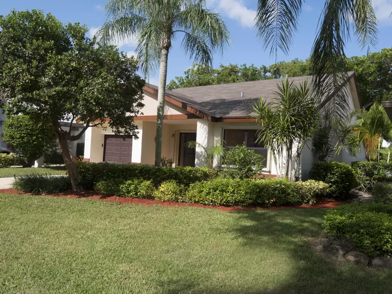 4816 Boxwood CIR, Boynton Beach, FL 33436