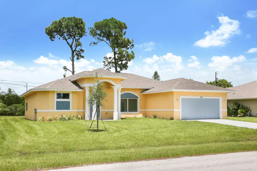 1217 SW Albenga AVE, Port Saint Lucie, FL 34983