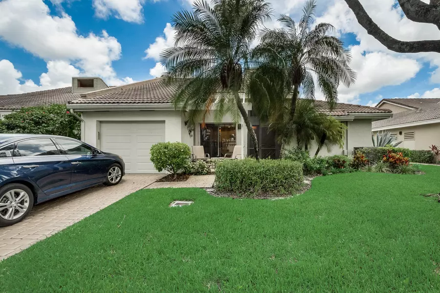 6949 Parisian WAY, Lake Worth, FL 33467