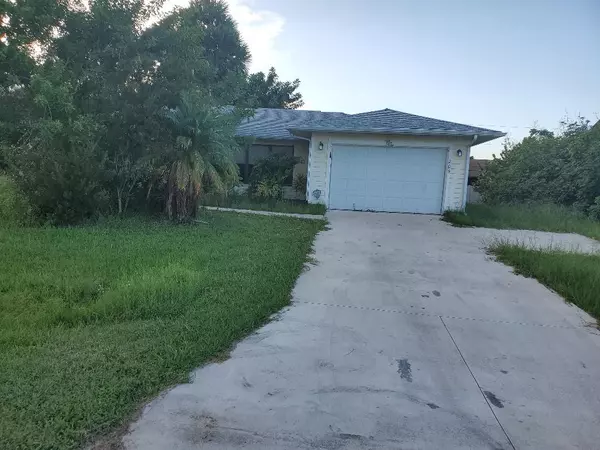 205 SW Pagoda TER, Port Saint Lucie, FL 34984