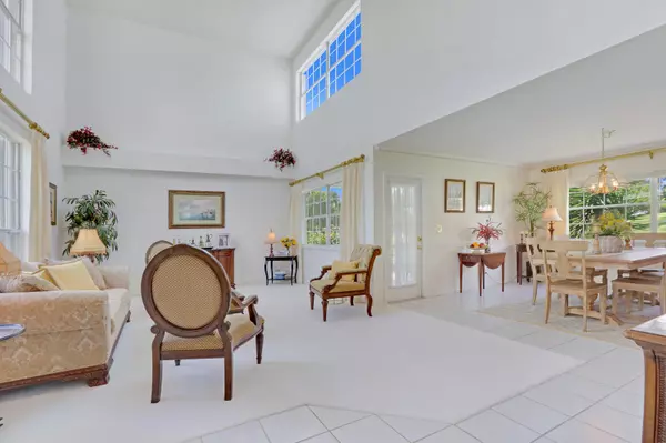 Tequesta, FL 33469,9213 SE Deerberry PL