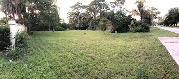 3865 Suncrest RD, Lake Worth, FL 33467