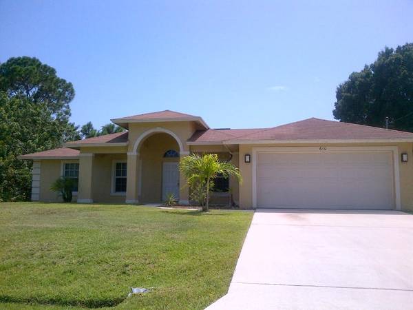 610 SW Sansom LN, Port Saint Lucie, FL 34953