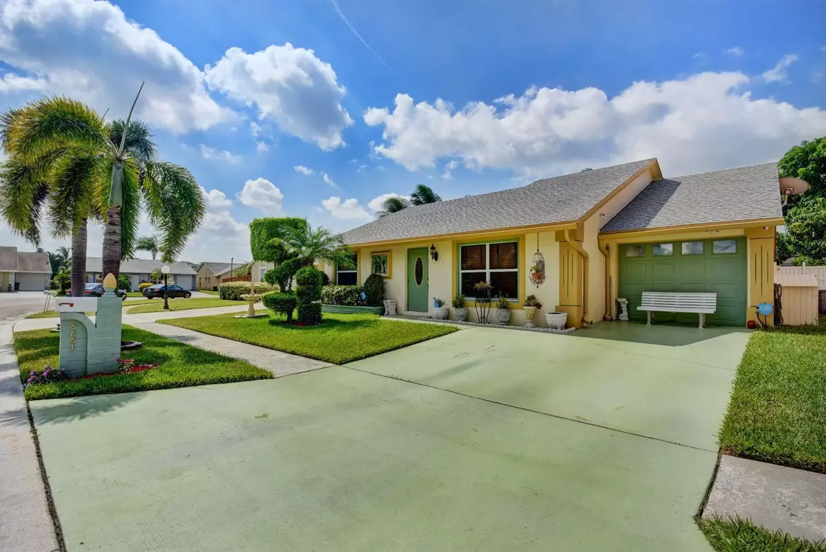 Lake Worth, FL 33463,5651 Lake George PL