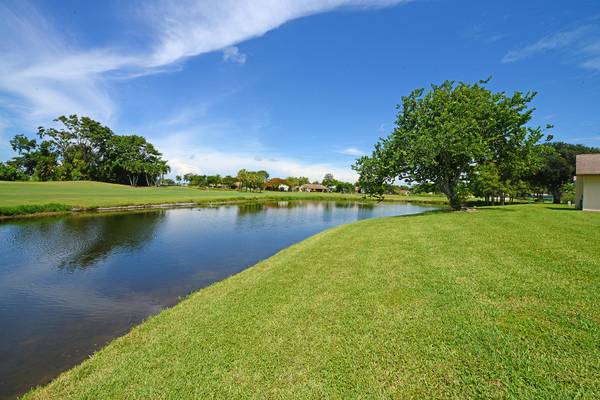 Delray Beach, FL 33484,5296 Fairway Woods DR 4512