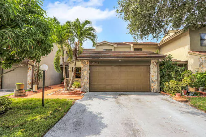 5028 Cayenne LN, Palm Beach Gardens, FL 33418