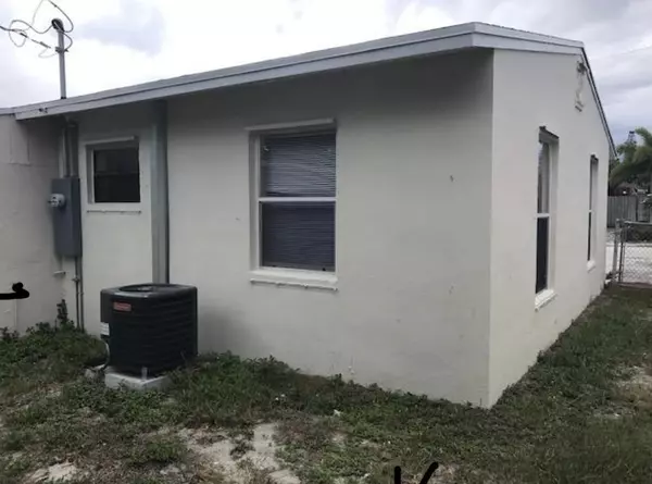 Riviera Beach, FL 33404,1333 W 24 ST