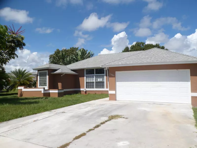 1685 SE Dome CIR, Port Saint Lucie, FL 34952