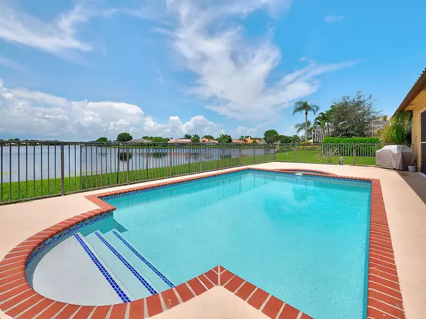 2253 Greenview Cove DR, Wellington, FL 33414