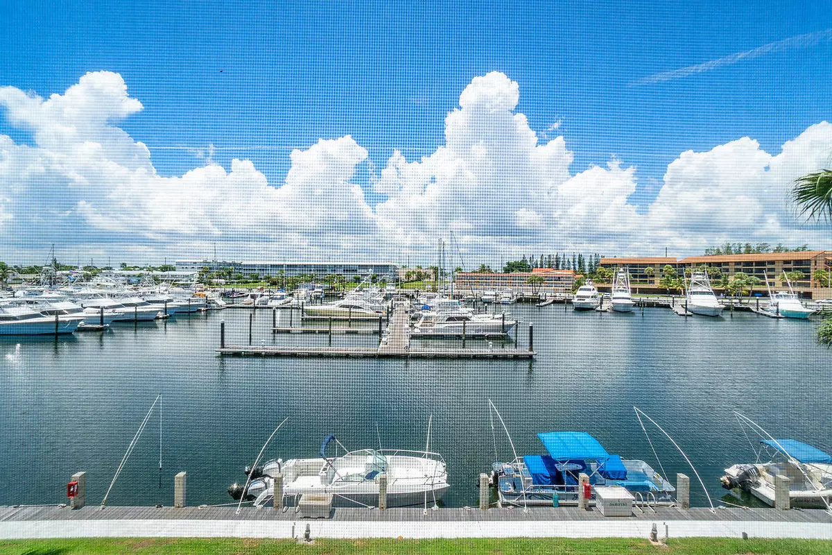 North Palm Beach, FL 33408,29 Yacht Club DR 303