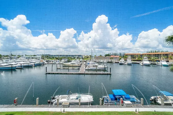 29 Yacht Club DR 303, North Palm Beach, FL 33408