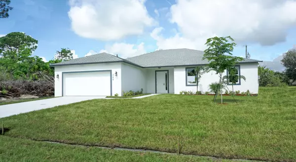 386 SW South Quick CIR, Port Saint Lucie, FL 34953