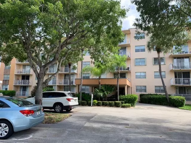 470 Executive Center DR 4e, West Palm Beach, FL 33401