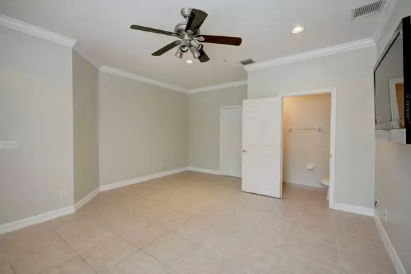 Jupiter, FL 33458,356 W Thatch Palm CIR 102