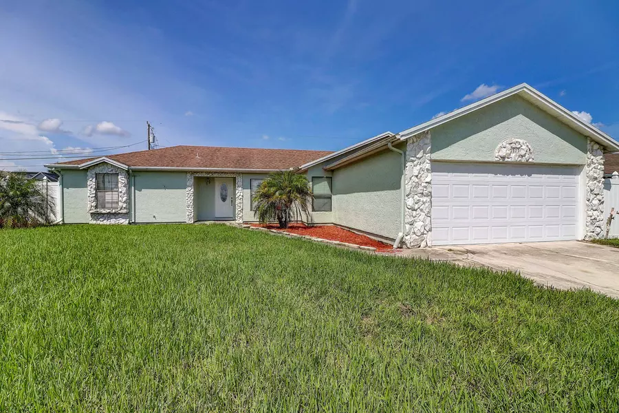 2573 SW Import DR, Port Saint Lucie, FL 34987