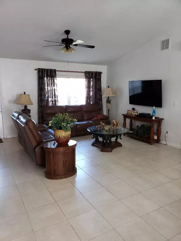 Port Saint Lucie, FL 34983,1244 SE Naples LN