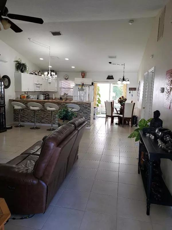 Port Saint Lucie, FL 34983,1244 SE Naples LN