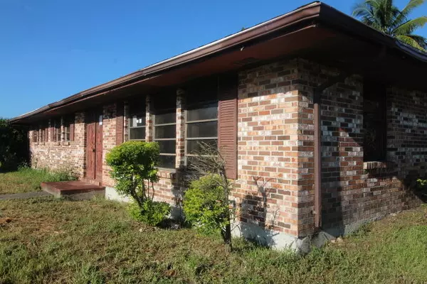 220 SW 5th AVE, South Bay, FL 33493