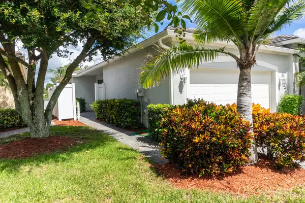 Port Saint Lucie, FL 34986,348 SW Coconut Key WAY