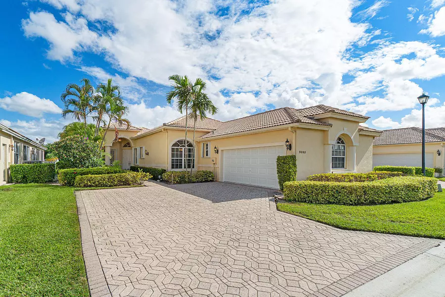 9085 Long Lake Palm DR, Boca Raton, FL 33496