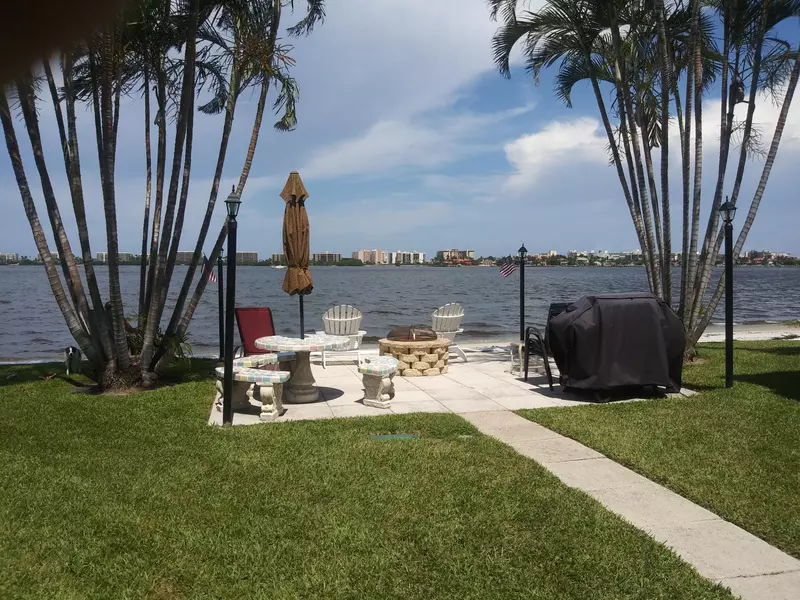 1430 S Lakeside DR #20, Lake Worth Beach, FL 33460