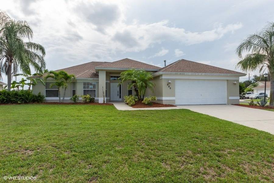 880 SW Sarina TER, Vero Beach, FL 32968