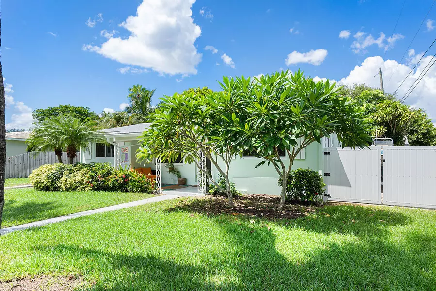 227 N Seacrest CIR, Delray Beach, FL 33444