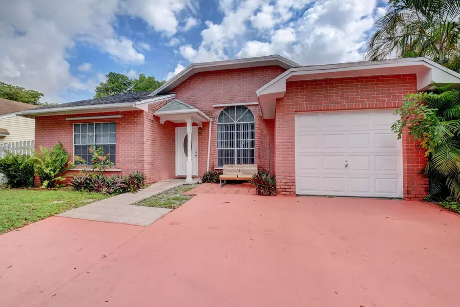 8607 SW 14 ST, Pembroke Pines, FL 33025