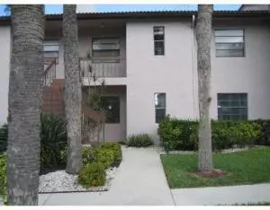 9266 Vista Del Lago E, Boca Raton, FL 33428