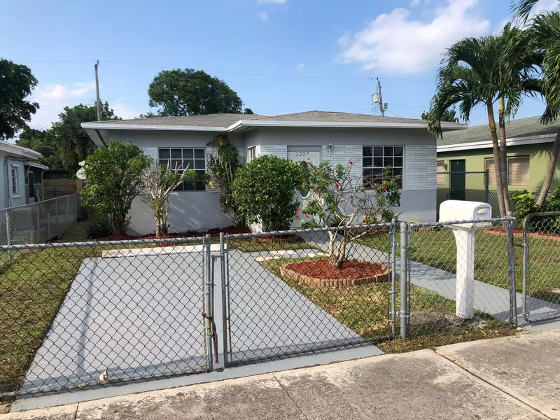 2227 Freedom ST, Hollywood, FL 33020