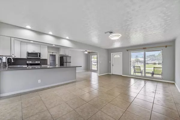 Boca Raton, FL 33431,436 NE 34th ST