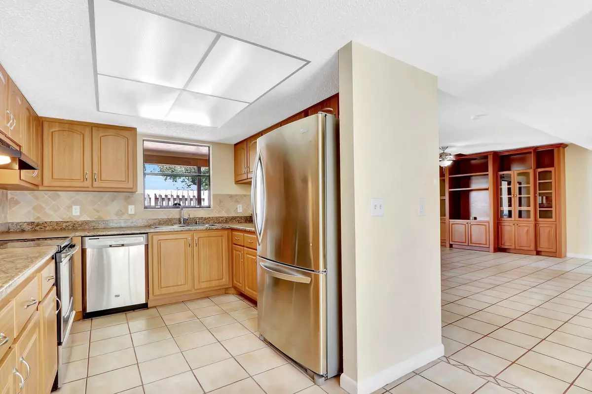 Jupiter, FL 33458,104 Sherwood CIR 1b