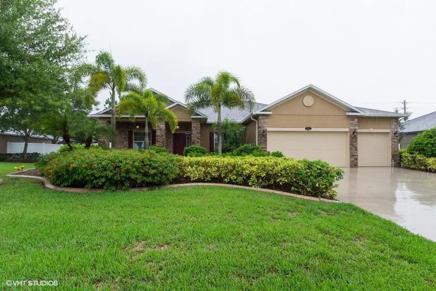 4703 Ashley Lake CIR, Vero Beach, FL 32967