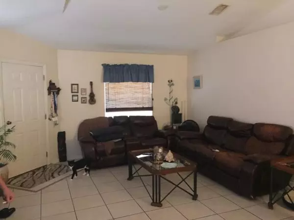 Fort Pierce, FL 34982,2816 Stoneway LN B