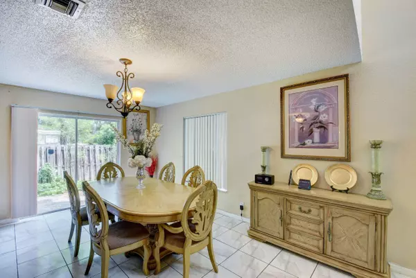 Greenacres, FL 33463,4156 Pine Hollow CIR