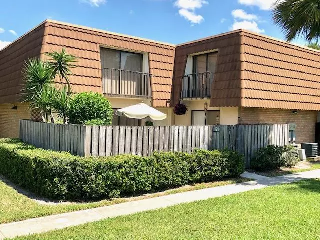 128 Heritage WAY, West Palm Beach, FL 33407