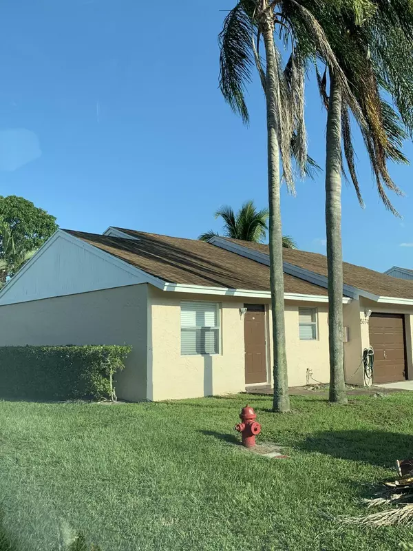 Lake Worth, FL 33463,5674 Waltham WAY