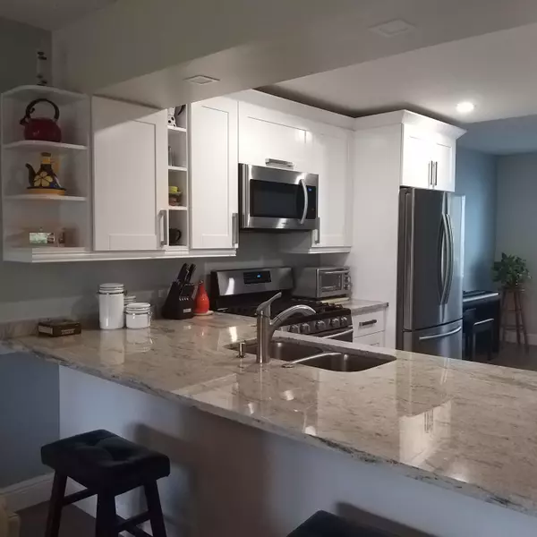 Palm Beach Gardens, FL 33410,3075 Gardens East DR 16