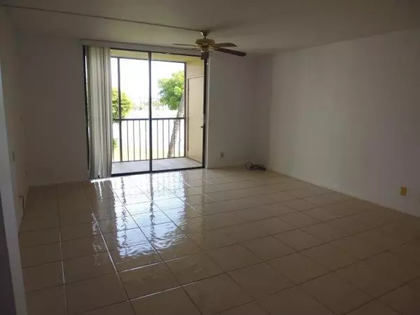 Delray Beach, FL 33484,5250 Las Verdes CIR 310